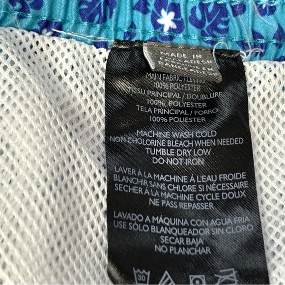 Slate & Stone Hawaiian Print Men’s Swimming Trunks in Blue - Picture 5 of 5